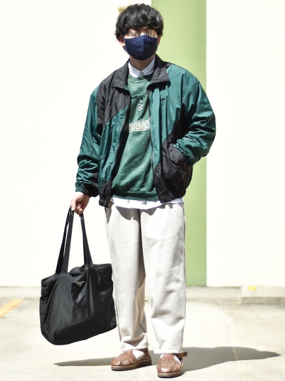 「春服みてみて、リラックススタイル、トラッド、トラッドスタイル、NIKE、古着、スポーツミックス、古着MIX、ナイロンジャケット、ナイロン、グリーン、クリーン、古着コーデ、古着男子、ストリート」｜「OLD NIKEの1990s NIKE ナイロンジャケット【銀タグ】（ナイロンジャケット、グリーン系）」を使った、JUKIYA.さん（メンズ・162cm）の春コーディネートの1枚目の写真