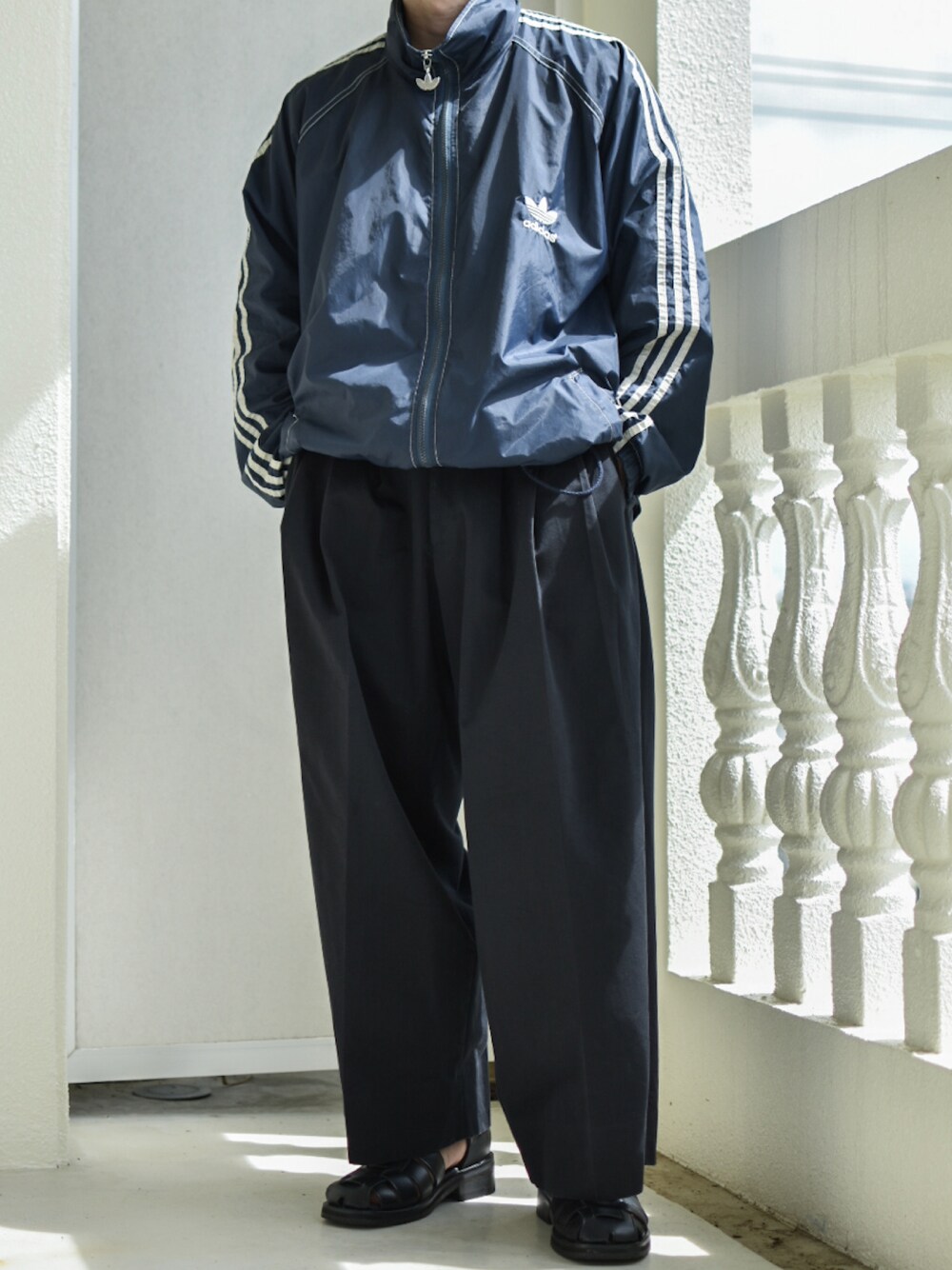 「秋コーデ、おしゃれさんと繋がりたい、ナイロンジャケット、アディダス、アディダスオリジナルス、adidas、adidas originals、ストリート、ストリートコーデ、ストリートファッション、古着コーデ、古着、トレンド、トレンドコーデ、低身長男子」｜「adidas Originalsの80s（ナイロンジャケット、ブルー系）」を使った、JUKIYA.さん（メンズ・162cm）の秋コーディネートの1枚目の写真