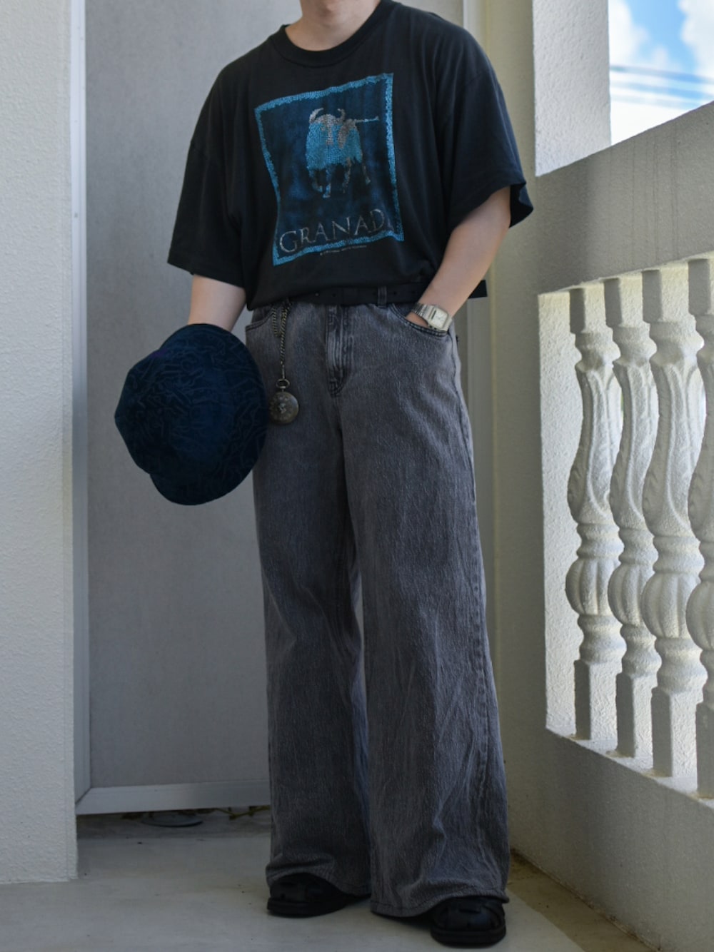 「古着Tシャツ、オールブラック、ブラック、スミクロ、古着MIX、古着、古着コーデ、古着好きな人と繋がりたい、デニム、韓国ファッション、テーマパークコーデ、GU、トレンド、低身長、低身長コーデ」｜「VINTAGEの90sシングルステッチＴ　SCREEN STARSボディ（Tシャツ/カットソー、ブラック系）」を使った、JUKIYA.さん（メンズ・162cm）の夏コーディネートの1枚目の写真