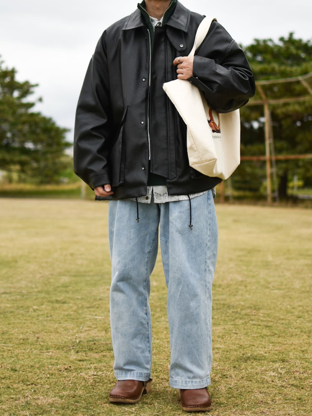 「冬コーデ、クリスマスに着たい服、マイベストコーデ2024、休日スタイル、レイヤードスタイル、おしゃれさんと繋がりたい、冬のコーデ、古着MIX、最近のいい感じコーデ、レイヤード、レザー、トレンド、低身長、低身長コーデ、低身長男子」｜「WYM LIDNMのFAUX LEATHER MILITARY BLOUSON（ブルゾン、ブラック系）」を使った、JUKIYA.さん（メンズ・162cm）の冬コーディネートの1枚目の写真