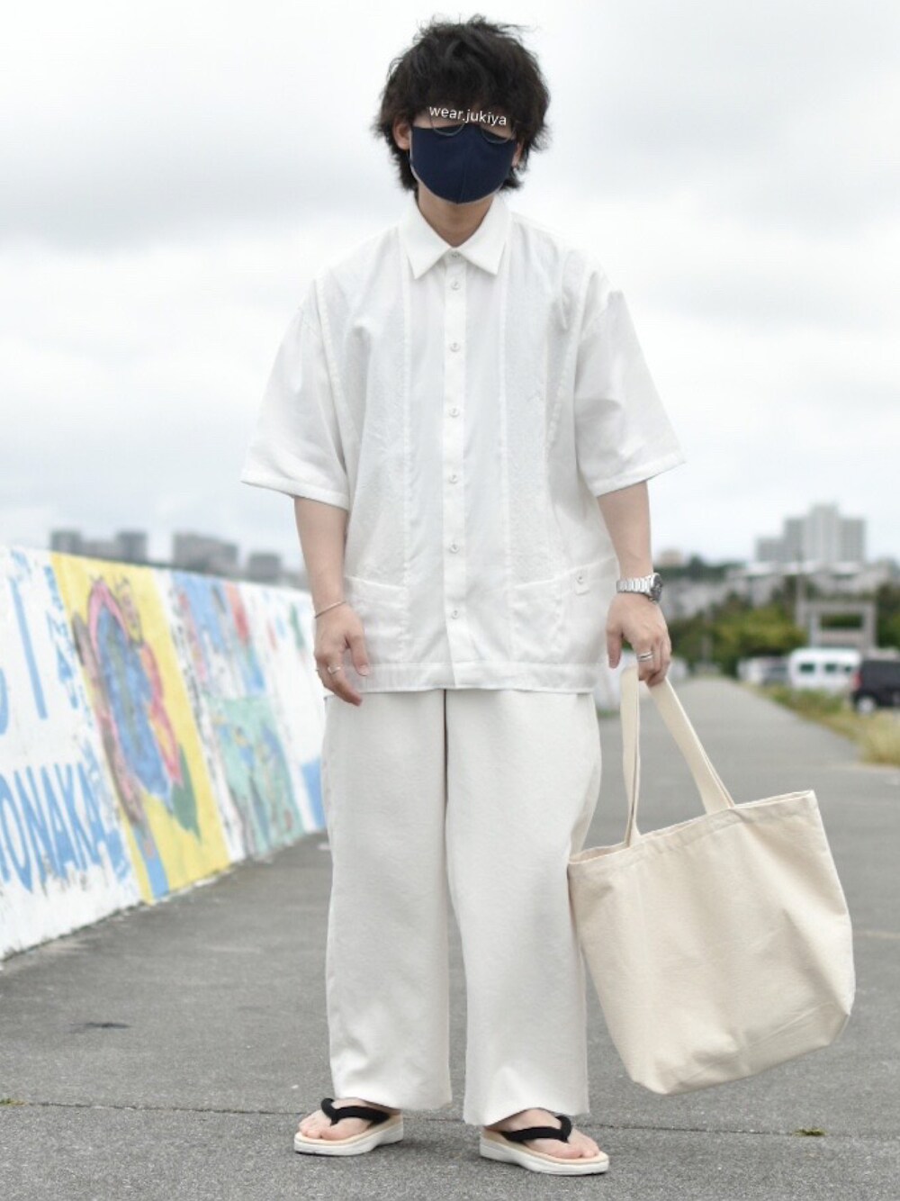 「シンプルコーデ、オールホワイト、ホワイト、ホワイトコーデ、白、白シャツ、白パンツ、上品、ドレス、キレイめ、キレイめコーデ、低身長、低身長コーデ、トレンド、ワントーンコーデ」｜「Lalanguのアイテム（シャツ/ブラウス、ホワイト系）」を使った、JUKIYA.さん（メンズ・162cm）の夏コーディネートの1枚目の写真