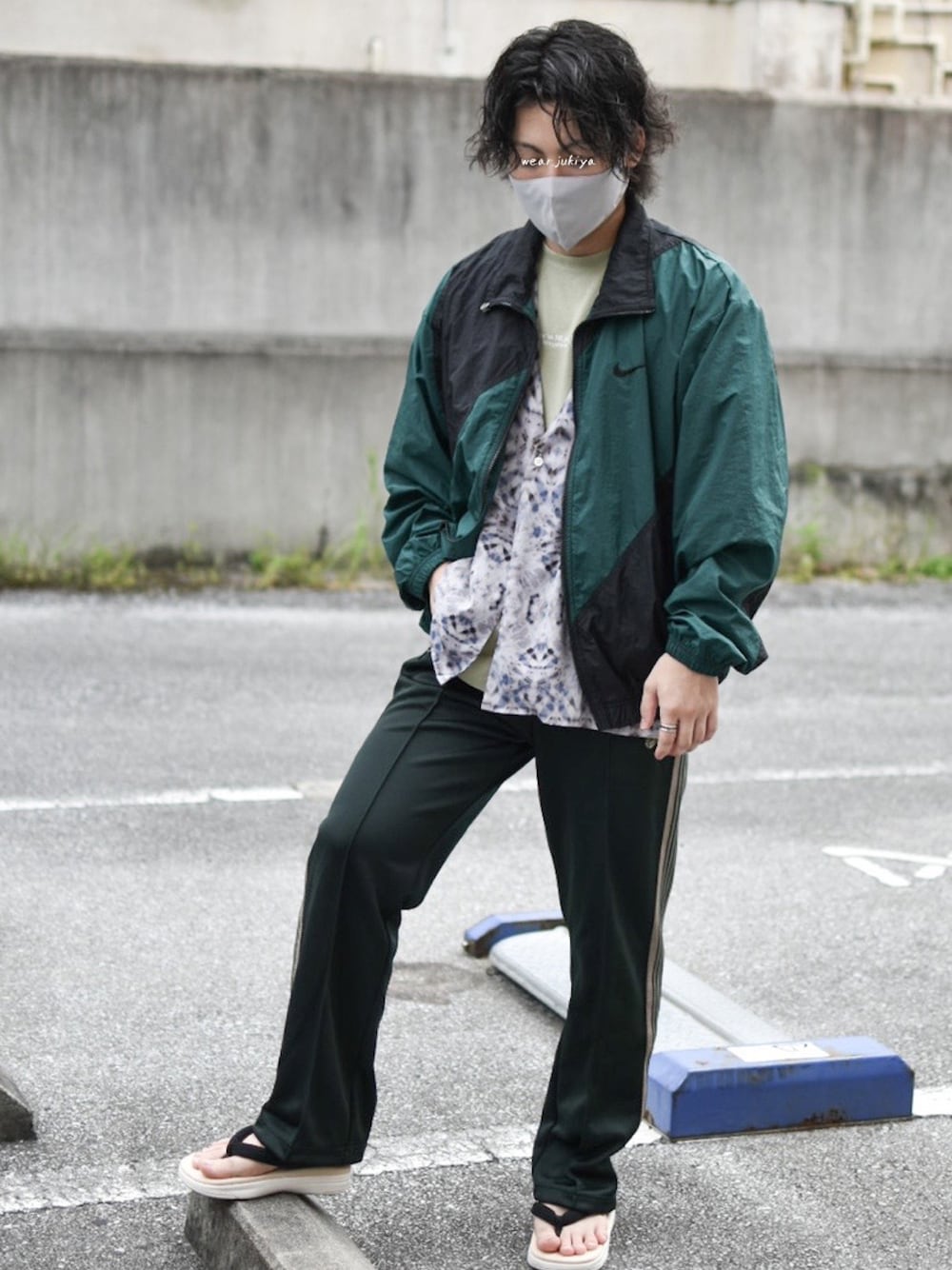 JUKIYA.｜OLD NIKEのナイロンジャケットを使ったコーディネート - WEAR