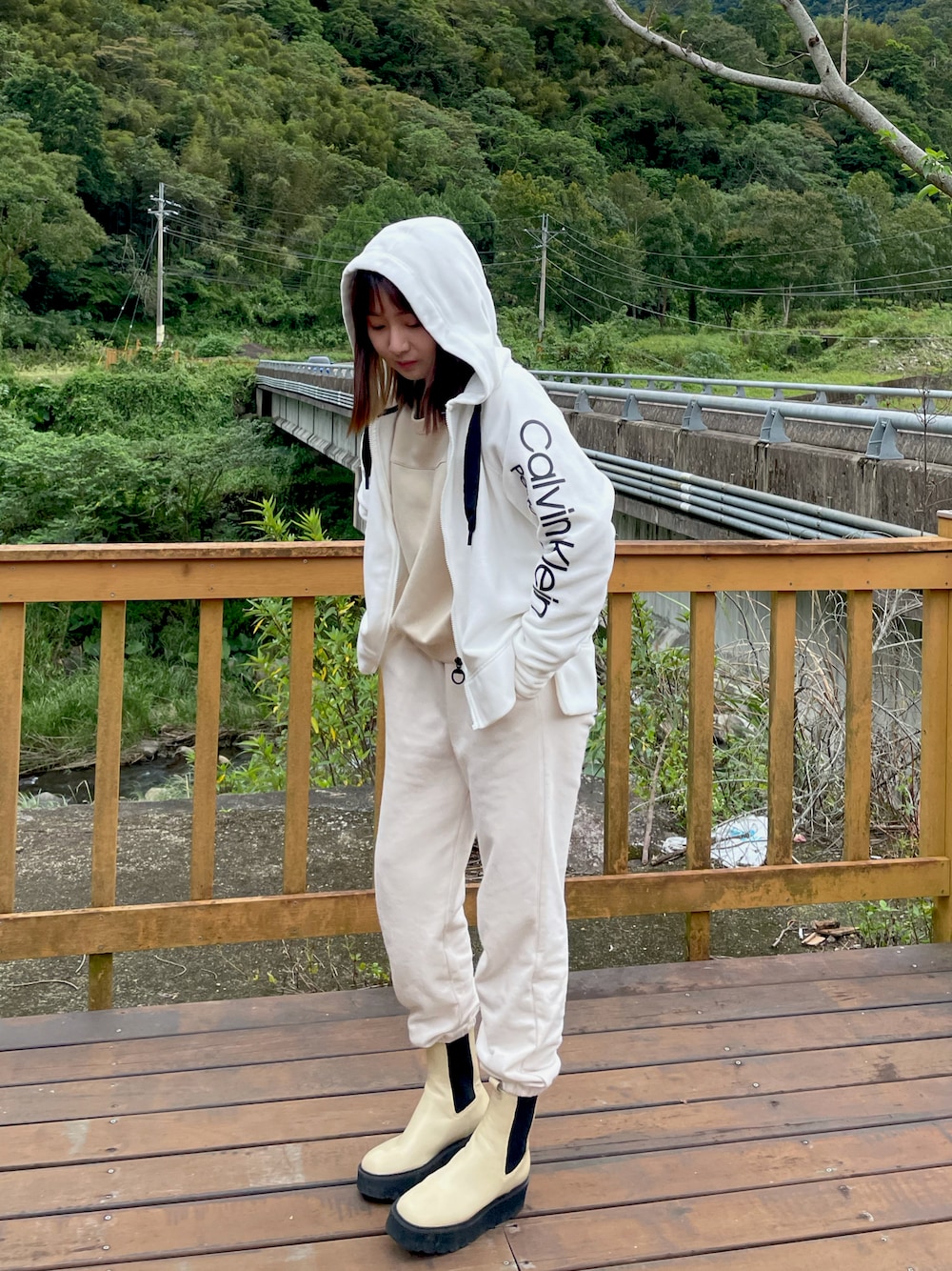 Calvin Kleinのスタジャンを使った人気ファッション