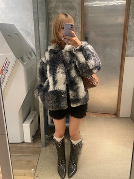 「WHO'S WHO gallery（フーズフーギャラリー）のエリオットナンバリングワンショルダースウェット（スウェット）」を使った、RIHOさん（レディース・166cm）の秋コーディネート