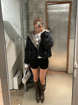 「WHO'S WHO gallery（フーズフーギャラリー）のエリオットナンバリングワンショルダースウェット（スウェット）」を使った、RIHOさん（レディース・166cm）の秋コーディネート