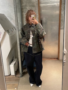 「アイテム（ミリタリージャケット）」を使った、RIHOさん（レディース・166cm）の秋コーディネート