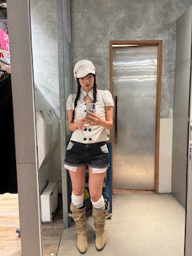 「WHO'S WHO gallery（フーズフーギャラリー）のアイテム（デニムパンツ）」を使った、RIHOさん（レディース・166cm）の春コーディネート