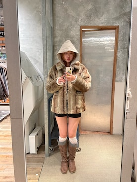 「WHO'S WHO gallery（フーズフーギャラリー）のエリオットナンバリングワンショルダースウェット（スウェット）」を使った、RIHOさん（レディース・166cm）の秋コーディネート