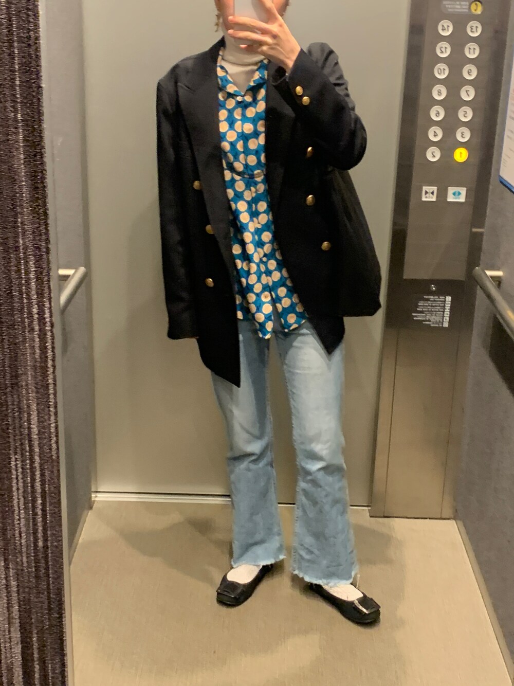 「YANUKのアイテム（デニムパンツ、ブルー系）」を使った、omameiさん（レディース・152cm）の冬コーディネートの1枚目の写真