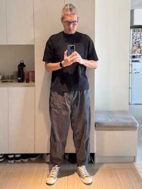 「アイテム（チノパンツ）」を使った、Brian HSUさん（メンズ・182cm・40代）の秋コーディネート