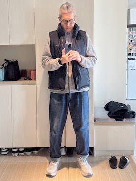 「アイテム（ダウンベスト）」を使った、Brian HSUさん（メンズ・182cm）の秋コーディネート