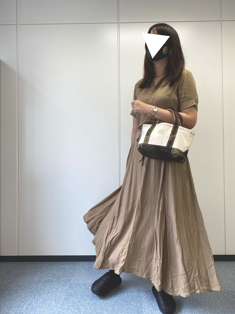 「ロングワンピース、シャツワンピース、シャツワンピ」｜「L.L.Beanのアイテム（トートバッグ、ホワイト系）」を使った、a72cさん（レディース・172cm）の夏コーディネートの1枚目の写真