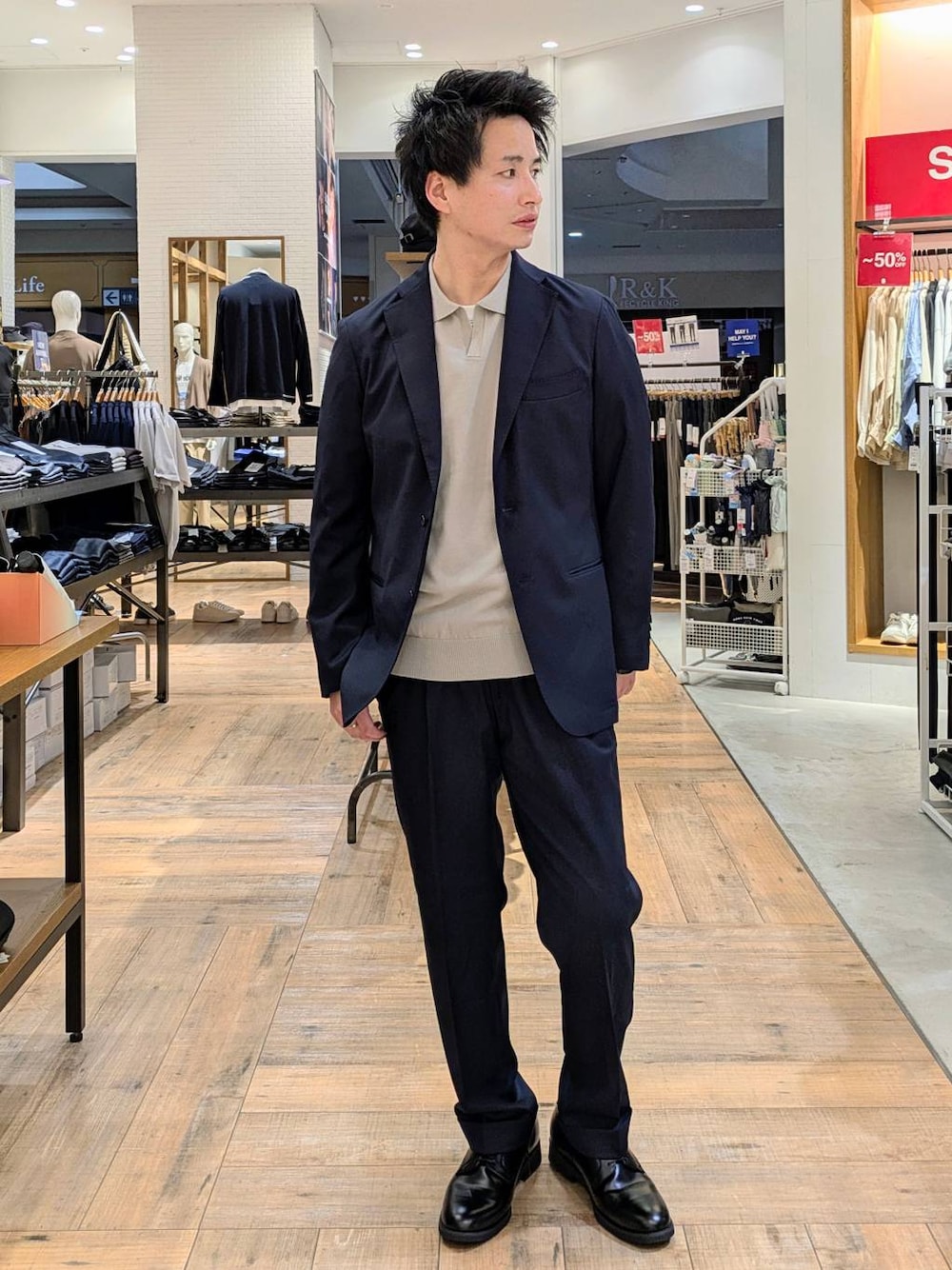 「きれいめ、セットアップ、ジャケット、ジャケットスタイル、スラックス、ニット、秋コーデ、秋冬新作、秋服準備はじめました、シンプルコーデ、ベーシック/シンプル、カジュアル、普通_GLOBAL WORK、GLOBAL WORK」｜「GLOBAL WORKのストレッチTRジャケット/Salon de GW/163826（テーラードジャケット、ブルー系）」を使った、もりもんさん（メンズ・171cm）の夏コーディネートの1枚目の写真