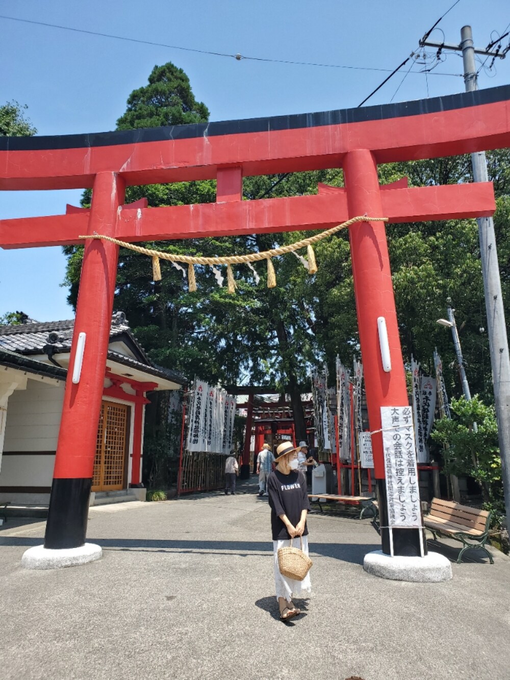 「休日コーデ、休日スタイル、summer」｜「Libra CueのFLOWER ロゴTシャツ（Tシャツ/カットソー、ブラック系）」を使った、lin9087さん（レディース・164cm）の夏コーディネートの1枚目の写真