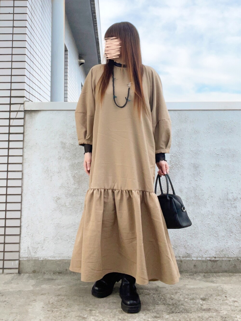 「大人カジュアル、秋コーデ、休日スタイル、ワンピース、シアートップス、ボストンバッグ、ブーツ、低身長コーデ、スウィーツ同盟会」｜「Green　Parksの・ELENCARE DUE バルーンスリーブワンピース（ワンピース/ドレス、ベージュ系）」を使った、…natsuho…さん（レディース・154cm）の秋コーディネートの1枚目の写真