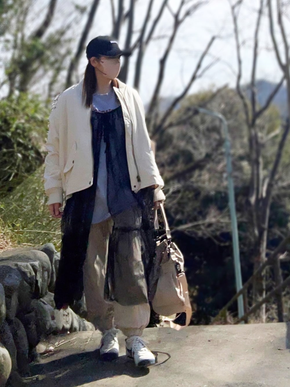 「大人カジュアル、休日スタイル、キャップ、春のNewスタイル、MA-1、チュールワンピ、チュール、レイヤードスタイル、ロンT、スウェット、スニーカー、オニツカタイガー、メキシコ66、低身長コーデ、スウィーツ同盟会」｜「SHEINのアイテム（ワンピース/ドレス、ブラック系）」を使った、…natsuho…さん（レディース・154cm）の春コーディネートの1枚目の写真