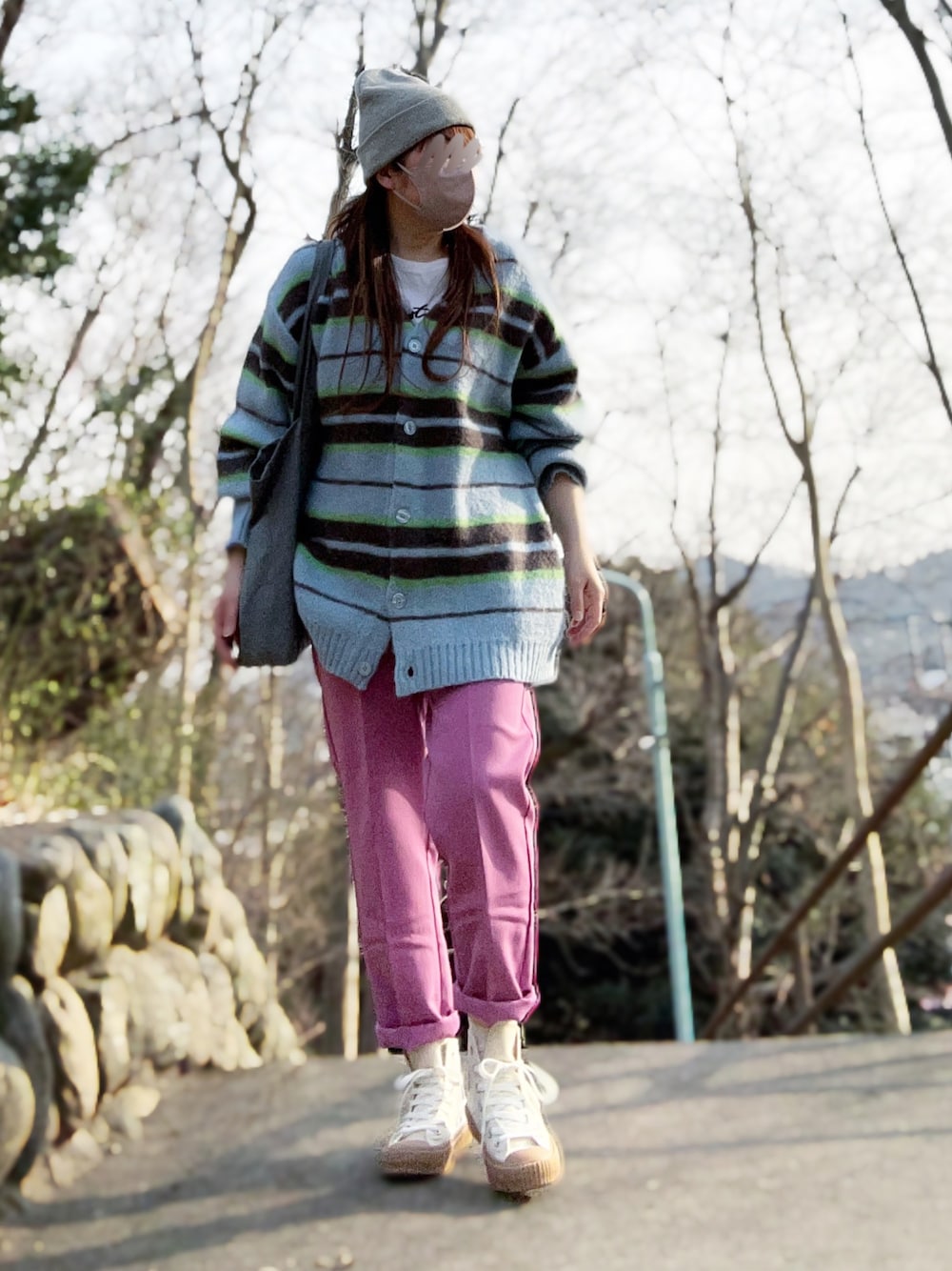 「大人カジュアル、春服デビュー宣言、春服みてみて、パステル映える春、ニット帽、カーディガン、ボーダー、カラーパンツ、スニーカー、コンバース、トートバッグ、低身長コーデ、ホワイトフェス、スウィーツ同盟会」｜「WEGOのWEGO/モヘアライク総柄BIGカーディガン（カーディガン/ボレロ、その他）」を使った、…natsuho…さん（レディース・154cm）の春コーディネートの1枚目の写真