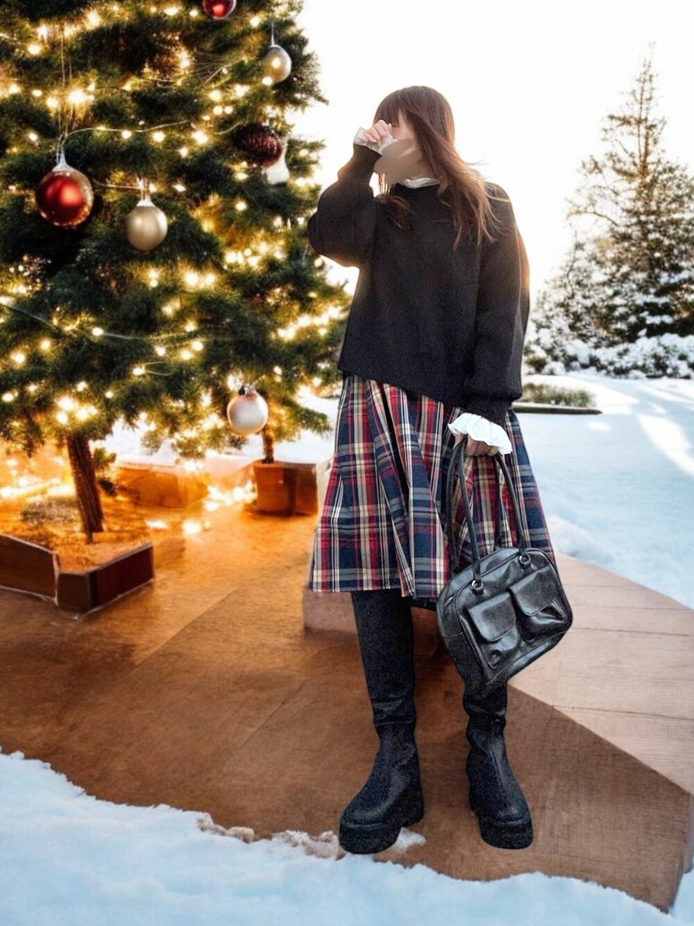 「冬コーデ、クリスマスに着たい服、大人カジュアル、最近のいい感じコーデ、大人ガーリー、レイヤードスタイル、ニット、袖フリル、スカート、チエック、ブーツ、ロングブーツ、低身長コーデ、154cmコーデ」｜「WEGOのWEGO/モヘアライクプルオーバー（ニット/セーター、ブラック系）」を使った、…natsuho…さん（レディース・154cm）の冬コーディネートの1枚目の写真