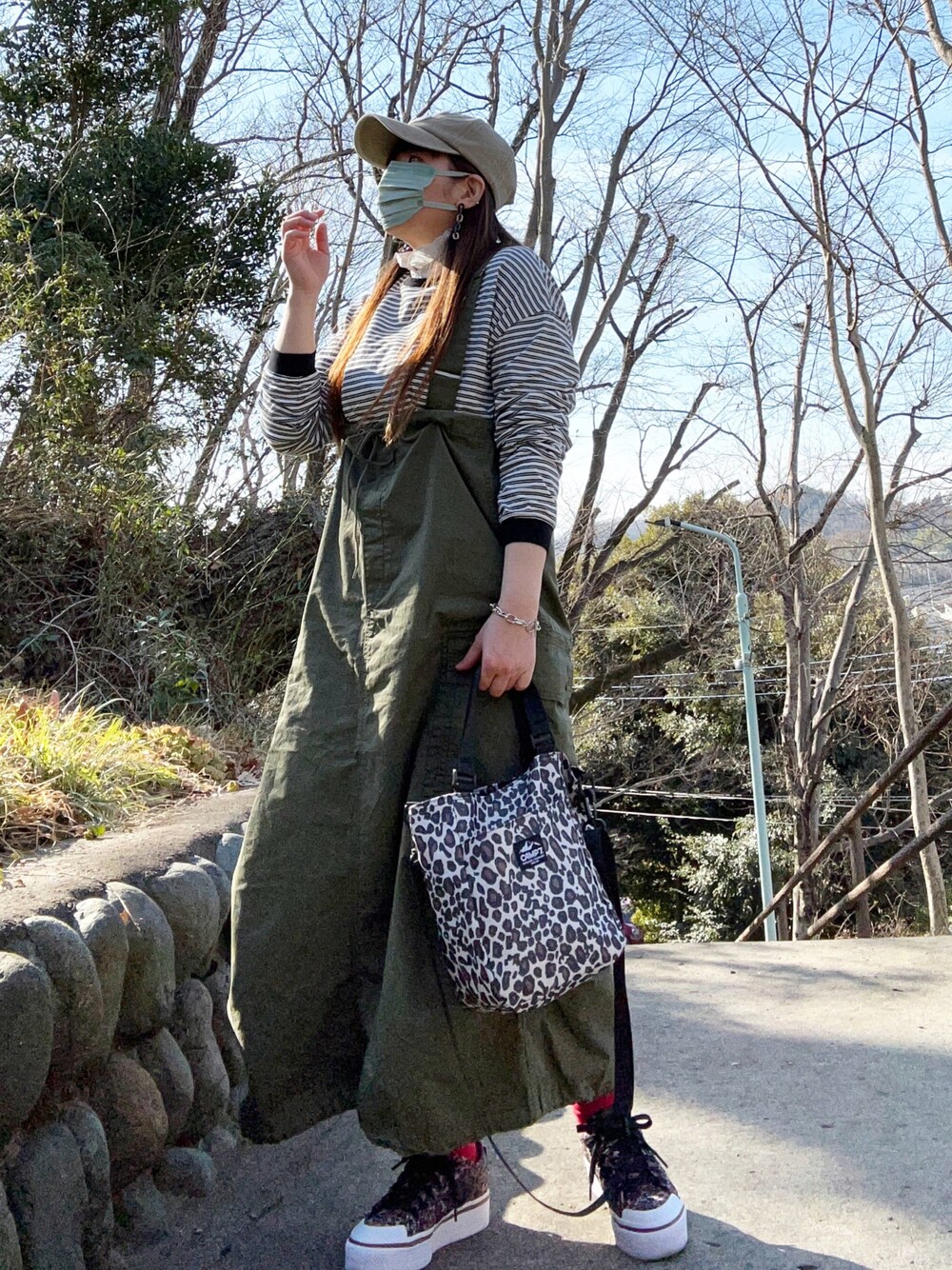 「大人カジュアル、休日スタイル、春服デビュー宣言、春コーデ、レイヤードスタイル、キャップ、ボーダー、パラシュートスカート、アニマル柄、レオパード、スニーカー、厚底シューズ、adidas、低身長コーデ、スウィーツ同盟会」｜「SHEINのアイテム（キャップ、ベージュ系）」を使った、…natsuho…さん（レディース・154cm）の春コーディネートの1枚目の写真