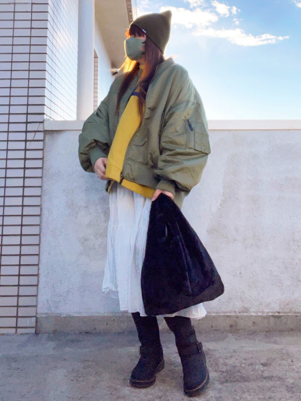 「大人カジュアル、休日スタイル、冬コーデ、主役はアウター、ミリタリー、ニット帽、MA-1、ロゴスウェット、ティアードスカート、ブーツ、エンジニアブーツ、ファーバッグ、低身長コーデ、スウィーツ同盟会、ストリートフェス2023」｜「w closetのアイテム（MA-1、グリーン系）」を使った、…natsuho…さん（レディース・154cm）の冬コーディネートの1枚目の写真