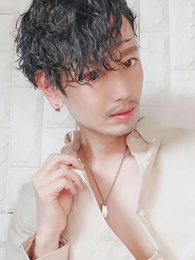 「no brand（ノーブランド）のアイテム（シャツ/ブラウス、ベージュ系）」を使った、中小路秀雄さんの夏コーディネート