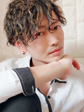 「no brand（ノーブランド）のアイテム（Tシャツ/カットソー、ホワイト系）」を使った、中小路秀雄さんの夏コーディネート