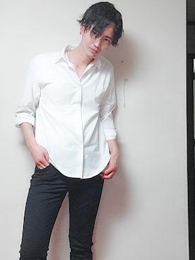 「no brand（ノーブランド）のアイテム（トップス、ホワイト系）」を使った、中小路秀雄さんの夏コーディネート