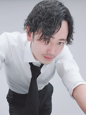 「no brand（ノーブランド）のアイテム（Tシャツ/カットソー、ホワイト系）」を使った、中小路秀雄さんの夏コーディネート