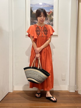 「URBAN RESEARCH Sonny Label(アーバンリサーチサニーレーベル)のスパンコールエンブロイダリーワンピース(ワンピース、オレンジ系)」を使った、natsuhaさん(レディース・161cm)の夏コーディネート