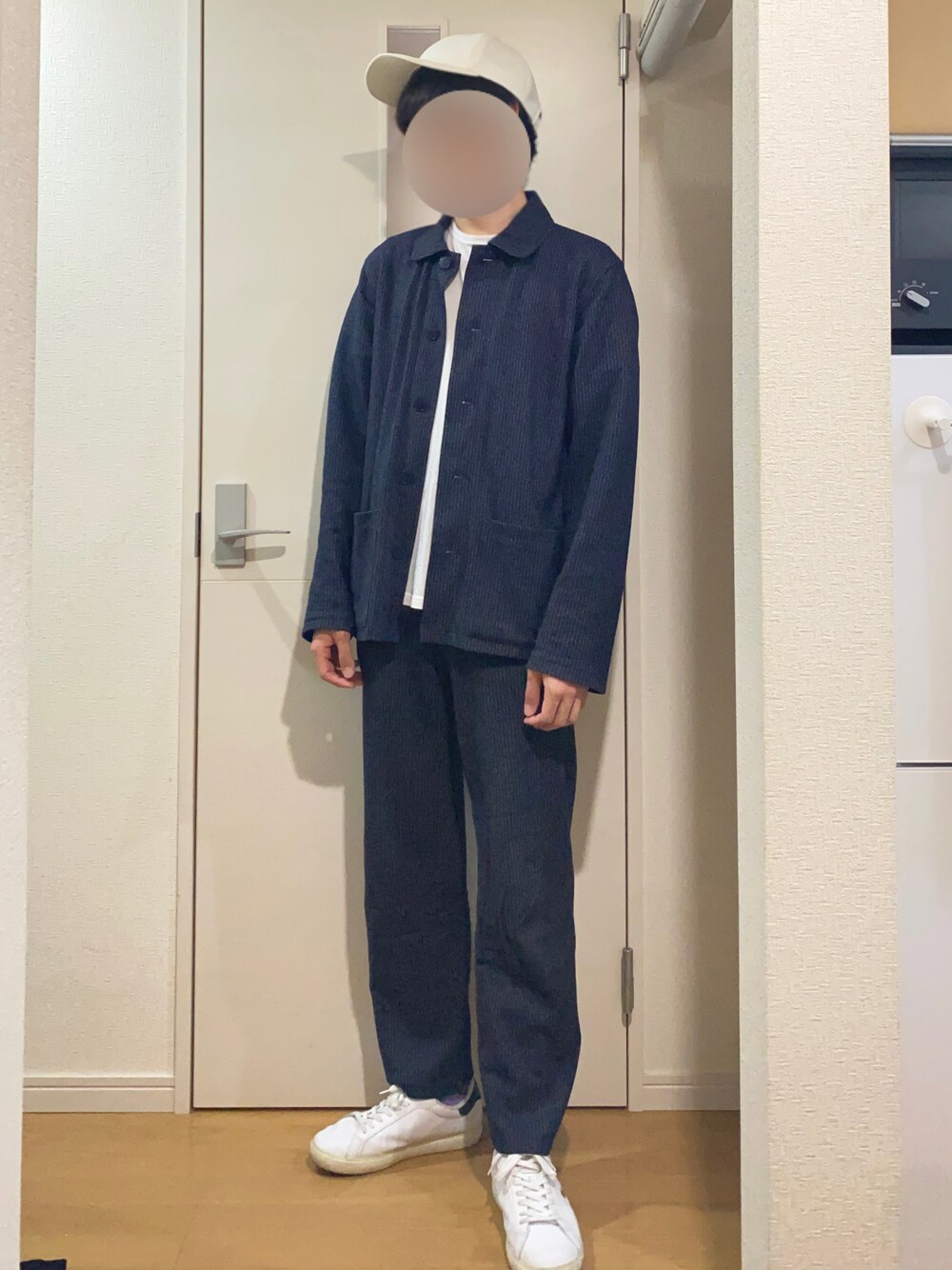 「CA4LAのアイテム（キャップ、ホワイト系）」を使った、sshuhoさん（メンズ・173cm）の秋コーディネートの1枚目の写真
