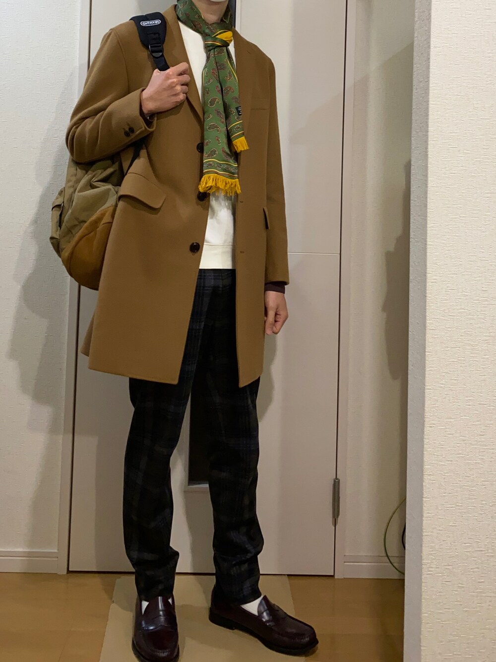 「Tootalのアイテム（ストール/ショール、グリーン系）」を使った、sshuhoさん（メンズ・173cm）の秋コーディネートの1枚目の写真