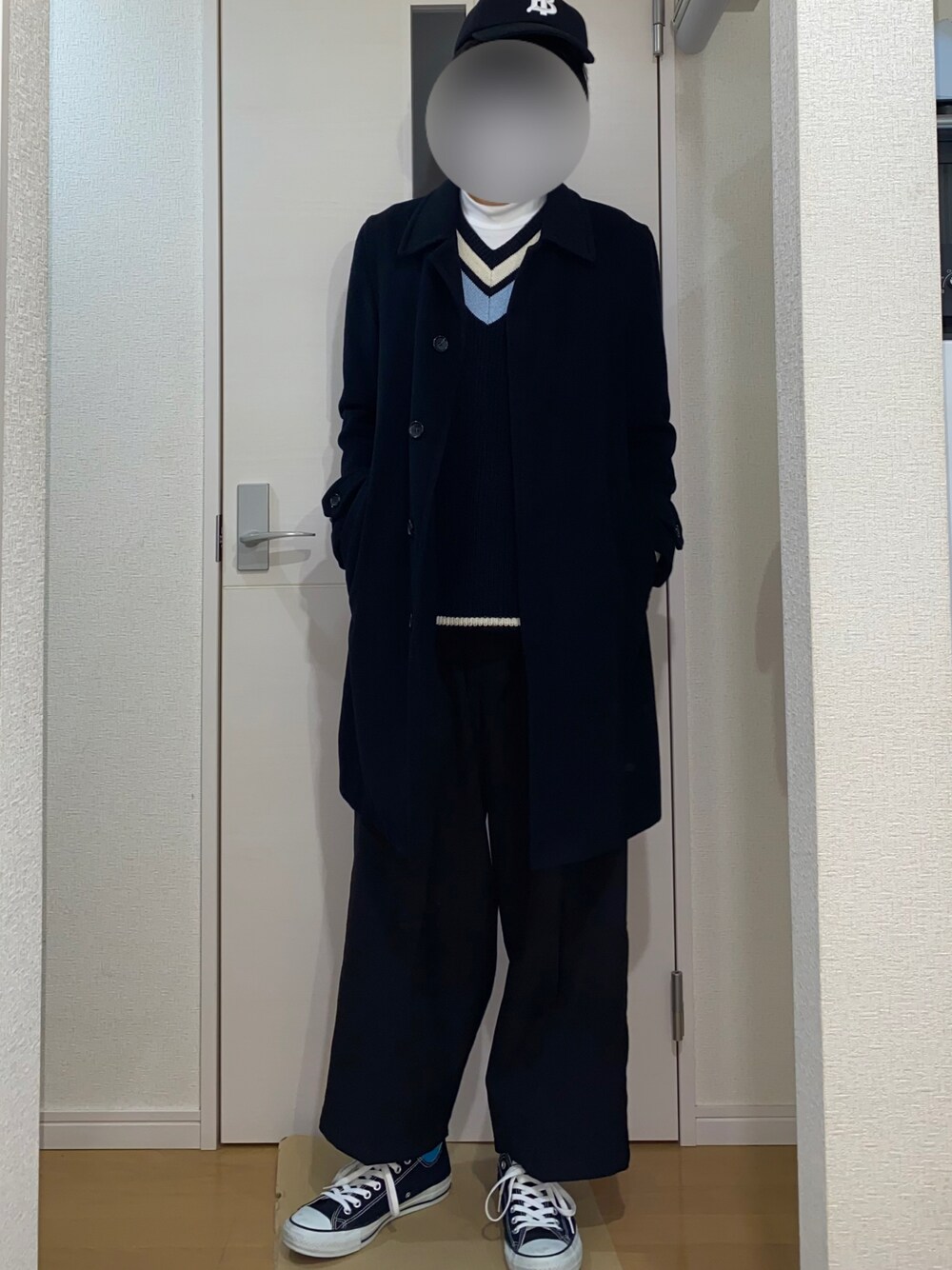 「FRED PERRYのアイテム（ベスト、ブラック系）」を使った、sshuhoさん（メンズ・173cm）の冬コーディネートの1枚目の写真