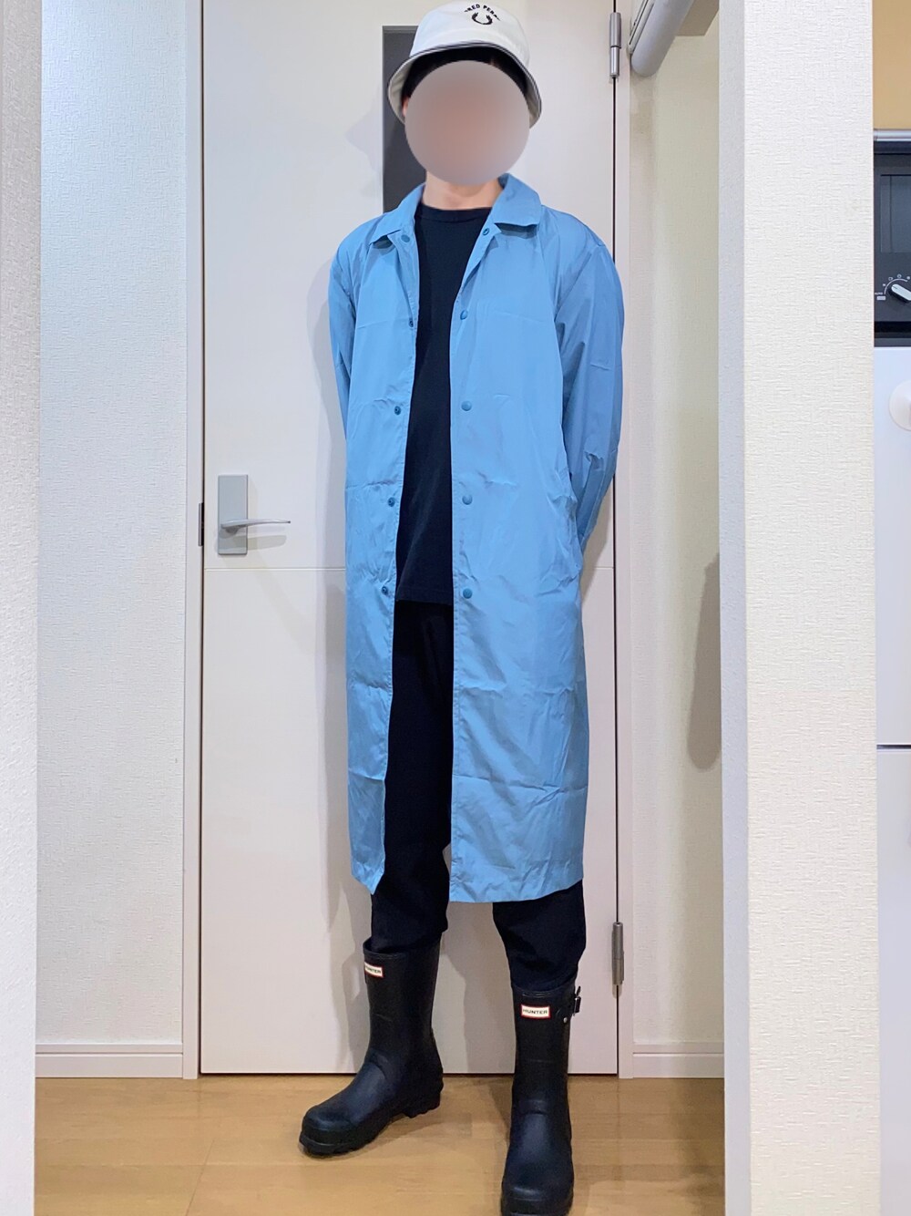 「BEAMSのアイテム（Tシャツ/カットソー、ブラック系）」を使った、sshuhoさん（メンズ・173cm）の秋コーディネートの1枚目の写真