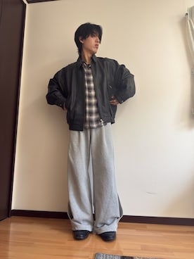 「NULLSのアイテム（スウェットパンツ、グレー系）」を使った、masayaさん（メンズ・177cm）の春コーディネート