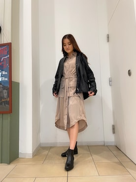 「AVIREX（アヴィレックス）のアイテム（シャツワンピース）」を使った、ayusaさん（レディース・165cm）の春コーディネート