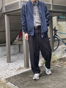 「タックイン」｜「アイテム（スタジャン）」を使った、AKIRAさん（メンズ・180cm）の秋コーディネート