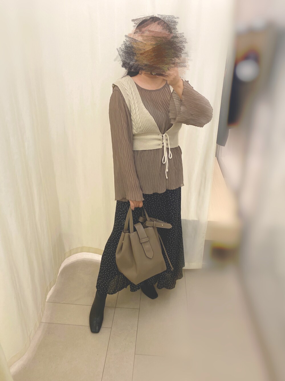 「ROPE' PICNICの【WEB限定】【軽量・2WAY】 ワイドベルトバッグ（トートバッグ、グレー系）」を使った、Amy Leeさん（レディース・158cm）の秋コーディネートの1枚目の写真