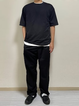「UNIQLO（ユニクロ）のアイテム（Tシャツ/カットソー、ホワイト系）」を使った、junpapa0811さん（メンズ・181cm）の秋コーディネート