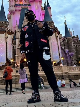「ディズニー」｜「アイテム（ブルゾン）」を使った、やまちゃんさん（メンズ・170cm）の秋コーディネート