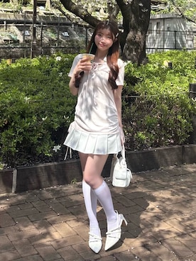 「OLIVE des OLIVE（オリーブデオリーブ）の【インフルエンサー企画】keru レイヤード風着痩せミニワンピ（ワンピース、ピンク系）」を使った、wakanaさん（レディース・153cm）の春コーディネート