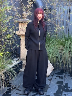 「WHITELAND（ホワイトランド）のアイテム（スウェットパンツ）」を使った、顔さん（レディース・163cm）の冬コーディネート