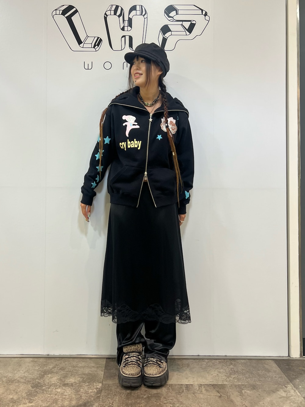 ASHLEY WILLIAMSのパーカーを使った人気ファッションコーディネート - WEAR