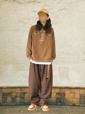 「CORPUS TOKYO（コーパス トーキョー）のダブルタックワイドスラックス（Trousers、ブラウン系）」を使った、噂のキーマンさん（メンズ・170cm）の秋コーディネート