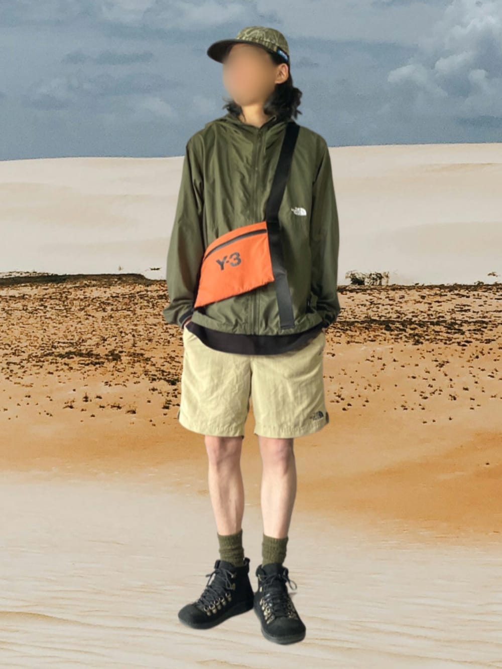 「短パン、ショートパンツ、ハーフパンツ、スポーツミックス、アウトドアスタイル、アウトドア、グリーン、ノースフェイス、THE NORTH FACE、ブーツ、マウンテンパーカー、ナイロンパーカー、ナイロンジャケット、水陸両用、水着」｜「BIRKENSTOCKのJACKSON/ジャクソン  (WOMEN)（ブーツ、ブラック系）」を使った、噂のキーマンさん（メンズ・170cm）の春コーディネートの1枚目の写真