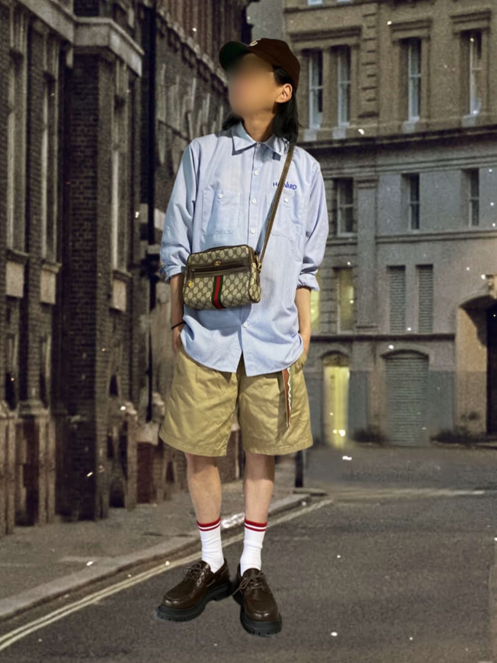 「ハーフパンツ、シャツ、ショルダーバッグ、ストライプシャツ、GUCCI、ショートパンツ、短パン、UG、GU、プチプラ、シャツコーデ、ショートパンツスタイル、シャツスタイル、水色、古着MIX」｜「UGのアイテム（モカシン/デッキシューズ、ブラウン系）」を使った、噂のキーマンさん（メンズ・170cm）の春コーディネートの1枚目の写真