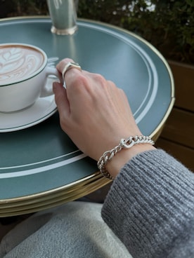 「アイテム（ブレスレット）」を使った、Ryuya Morimotoさん（メンズ・171cm）の秋コーディネート