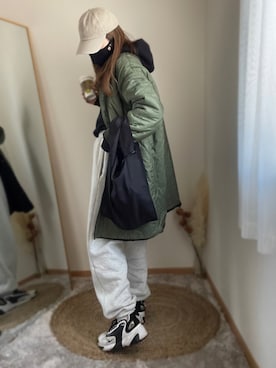 「ジャージーパンツ」｜「アイテム（キャップ）」を使った、hikalさん（レディース・160cm）の冬コーディネート