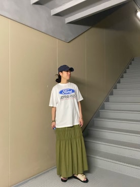 「URBAN RESEARCH Sonny Label(アーバンリサーチサニーレーベル)のGOOD ROCK SPEED FORD T-SHIRTS(Tシャツ/カットソー、ホワイト系)」を使った、Manaさん(レディース・161cm)の春コーディネート