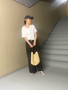 「URBAN RESEARCH Sonny Label(アーバンリサーチサニーレーベル)のVネックフリルレースカラープルオーバー(Tシャツ/カットソー、ホワイト系)」を使った、Manaさん(レディース・161cm)の夏コーディネート