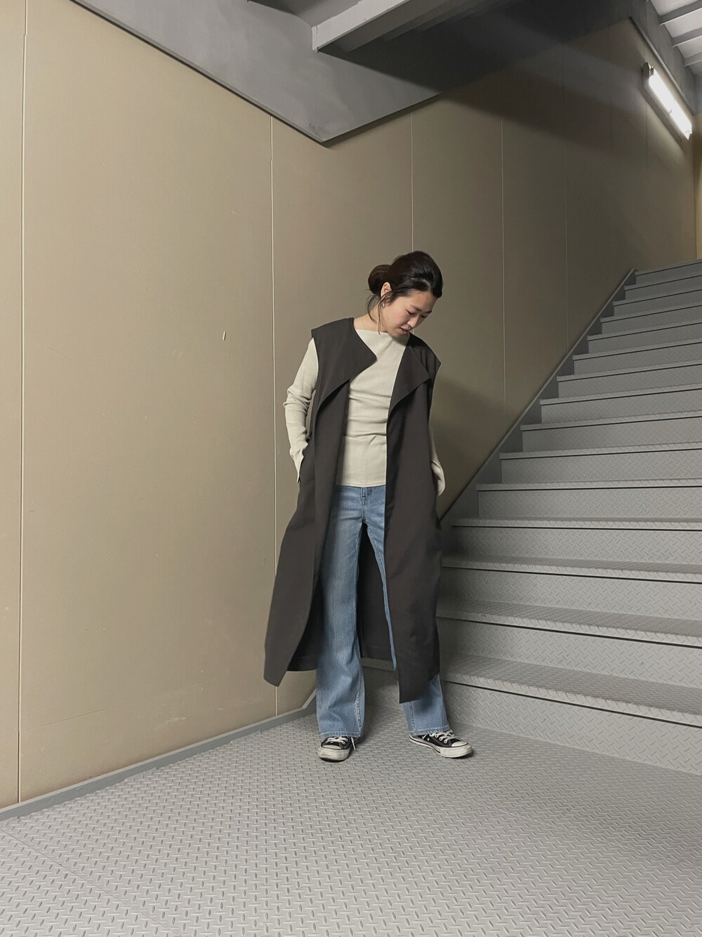 「URBAN RESEARCH Sonny LabelのマルチWAYトレンチコート（トレンチコート、グレー系）」を使った、Manaさん（レディース・161cm）の春コーディネートの1枚目の写真